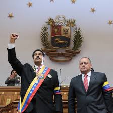 Maduro y diosdado con el mazo dando.